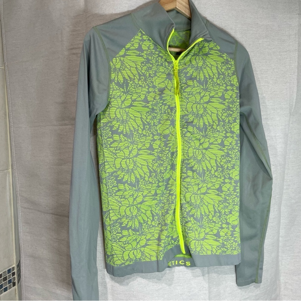 Fabletics Gray and Neon Green Floral Top